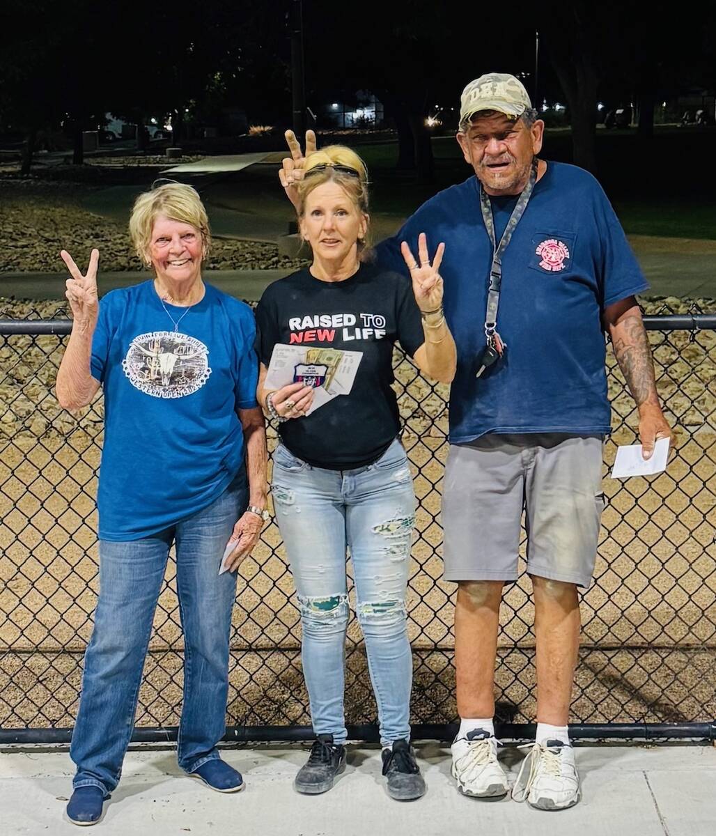 Nevada State Horseshoe Pitching Association pitchers Karen Semplinksi (left), Tori Tucker (midd ...