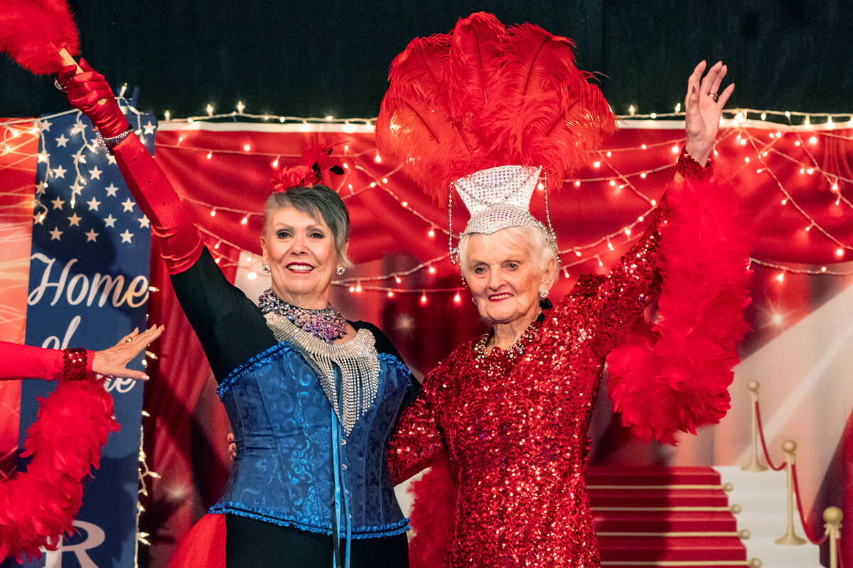 Nevada Silver Tappers instructor Ione DeSantis, left, and founder B.J. Hetrick-Irwin wave to th ...