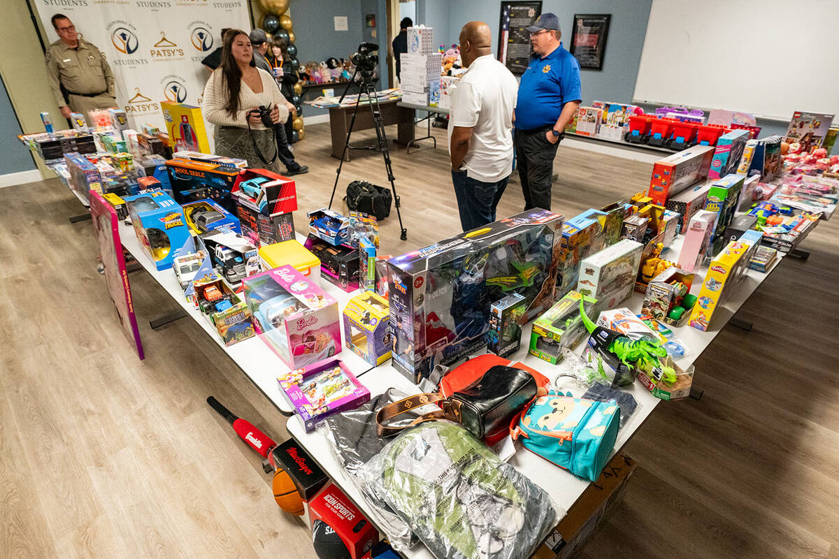 Law enforcement and Nevada organizations give free toys to the community — PHOTOS