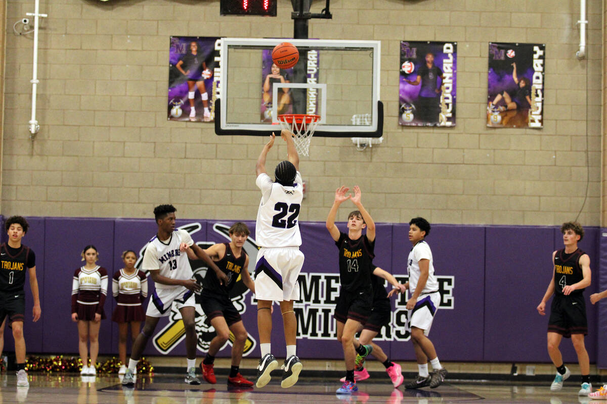 Sunrise Mountain High School's Aylo Hawkins Jr. gets a great look from atop of the key against ...