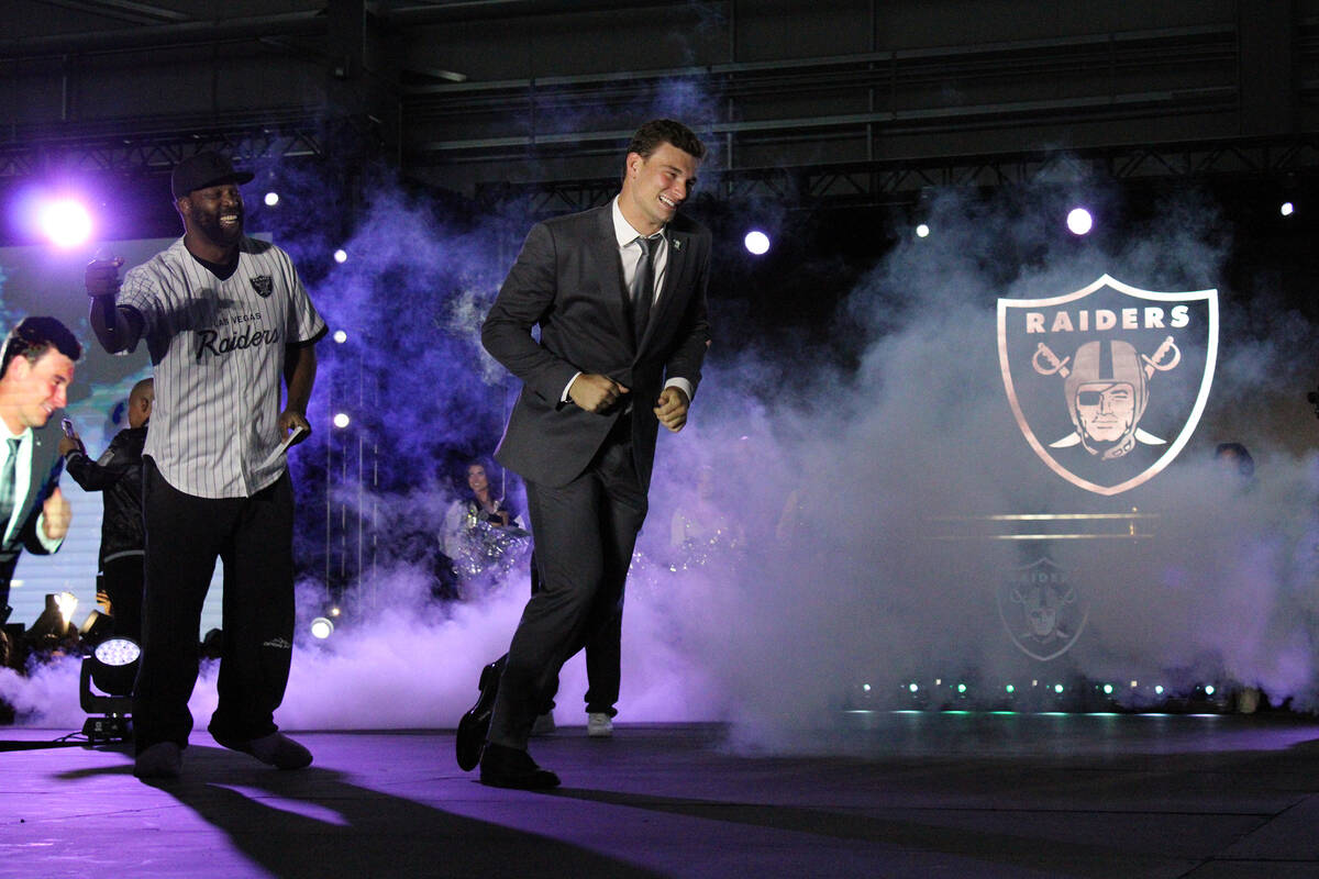 Fernando Mendoza makes his first public fan appearance while answering a few questions on stage ...