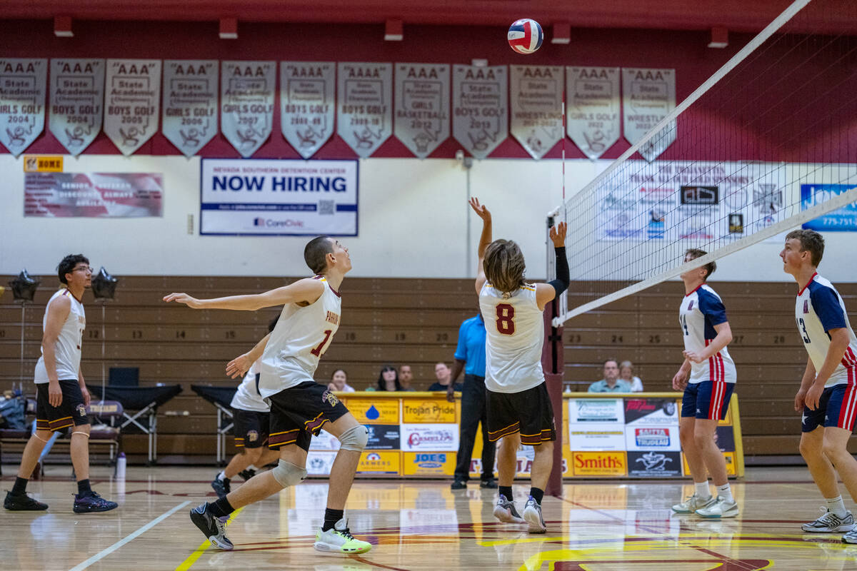Pahrump Valley High School senior Elijah Thompson sets up a perfect lob for George Anderson aga ...