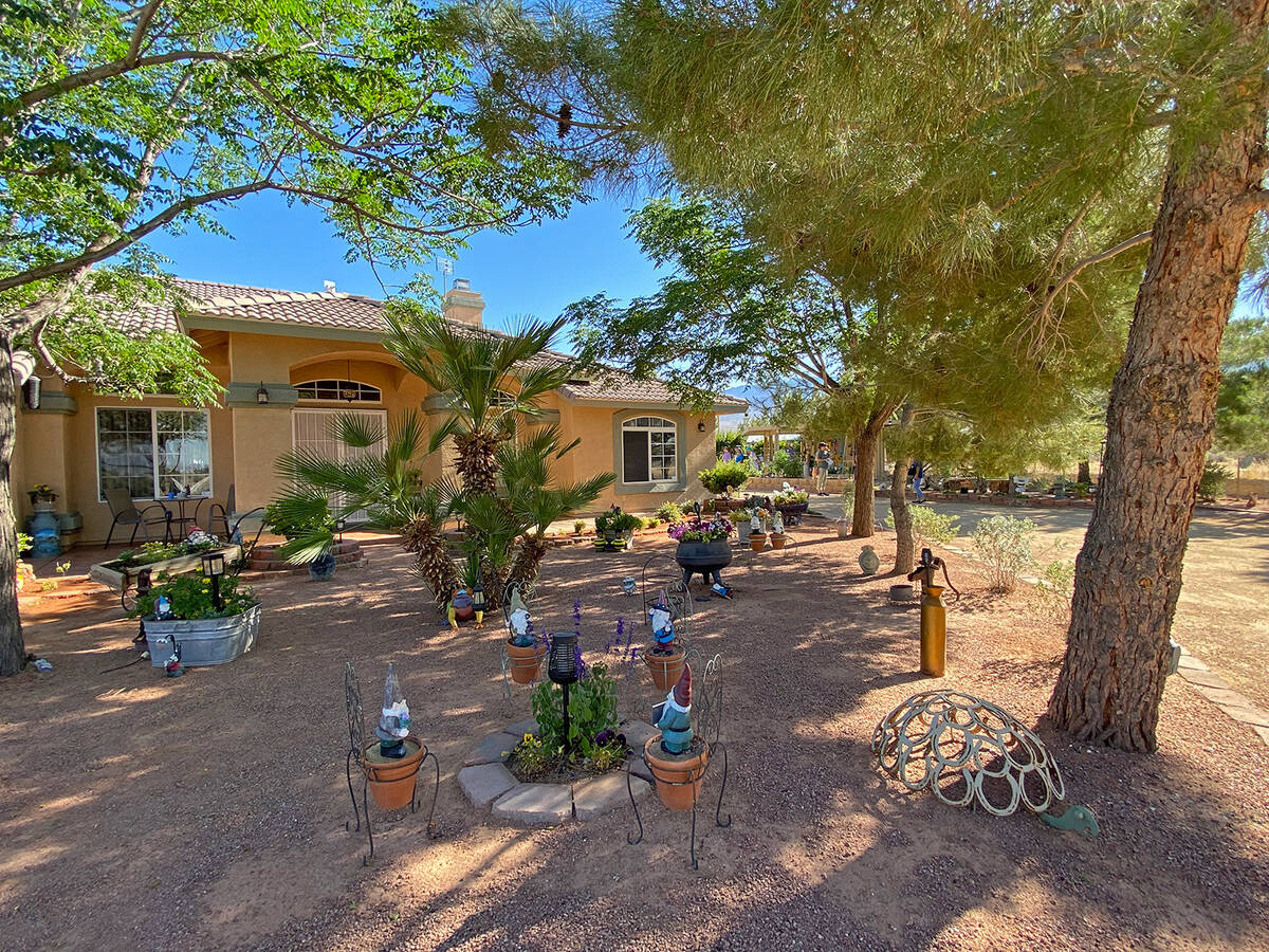 The Pahrump Valley Garden Club's 18th Annual Landscape Tour. (Robin Hebrock/Pahrump Valley Times)