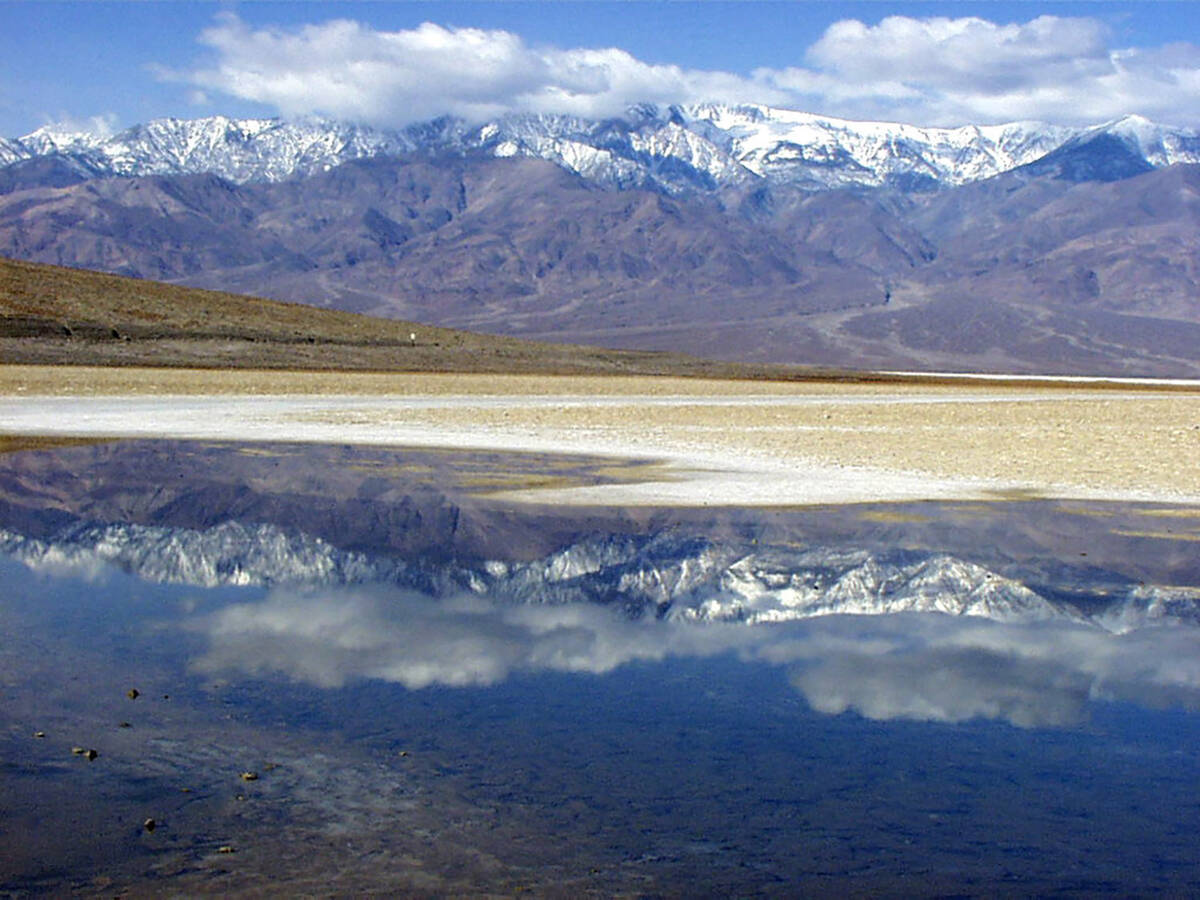Death Valley National Park will be free to enter on Memorial Day this year. (NPS/nps.gov)