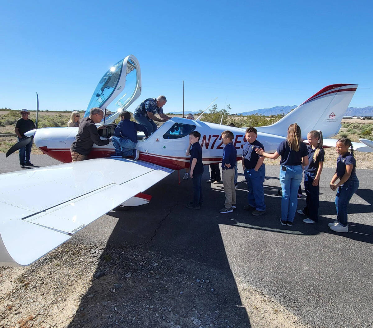 Chapter 1160 of the Experimental Aircraft Association (EEA) will provide free 20-minute airplan ...